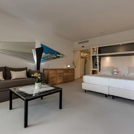 Augustus & Forte dei Marmi