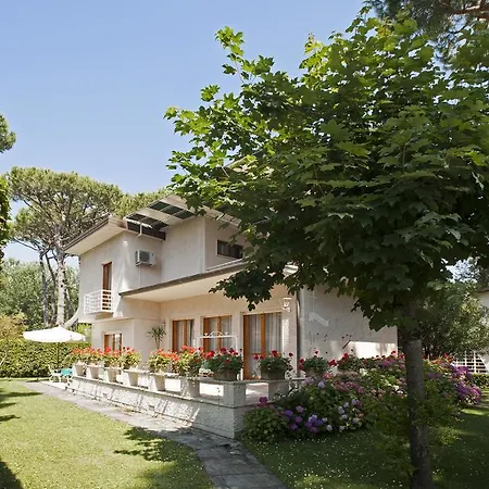 Augustus Hotel&resort Hotel